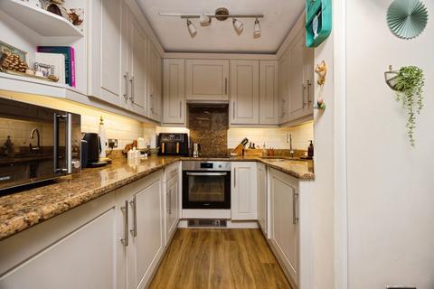 1 bedroom terraced house for sale, Broad Ha'penny, Wrecclesham, Farnham, Surrey, GU10
