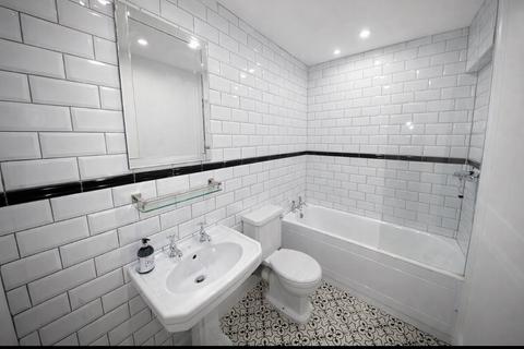 2 bedroom flat to rent, Whitehall Crescent, Dundee,