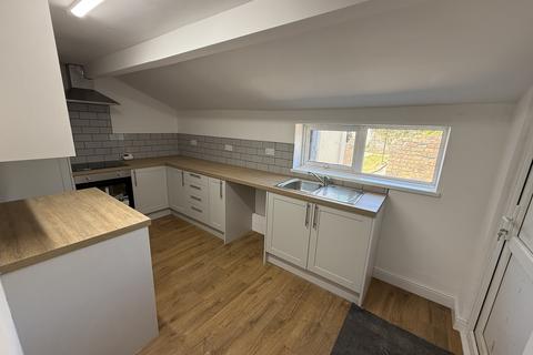 2 bedroom flat to rent, Swansea SA4