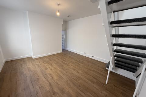 2 bedroom flat to rent, Swansea SA4