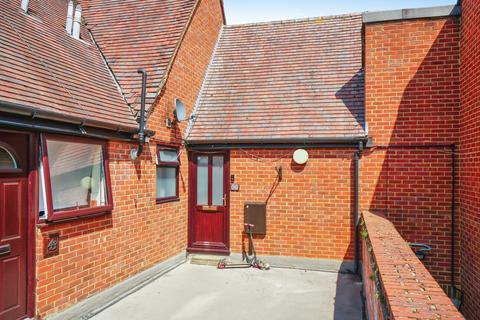 2 bedroom maisonette for sale, Manorsfield Road, Bicester, Oxfordshire, OX26