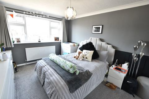 2 bedroom detached bungalow for sale, Fleetwood Avenue, Holland on Sea CO15 5SE