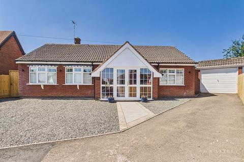 2 bedroom detached bungalow for sale, De La Bere Crescent, Burbage,