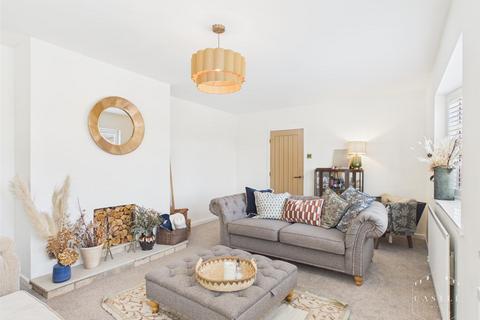 2 bedroom detached bungalow for sale, De La Bere Crescent, Burbage,