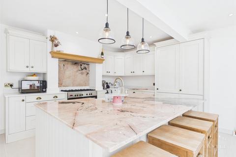 2 bedroom detached bungalow for sale, De La Bere Crescent, Burbage,