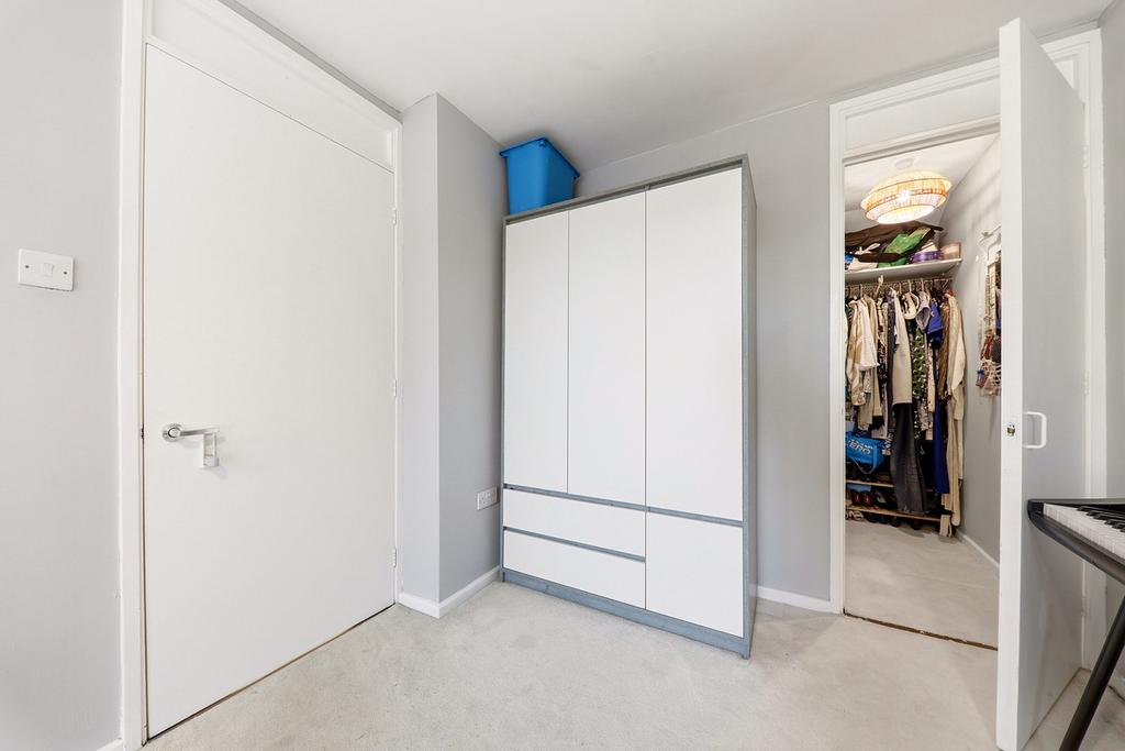 Walk-in wardrobe
