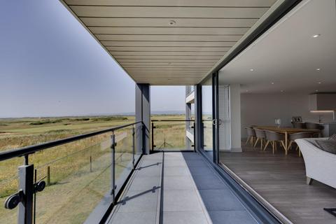 2 bedroom apartment for sale, Rest Bay, Porthcawl, Bridgend County Borough, CF36 3UP