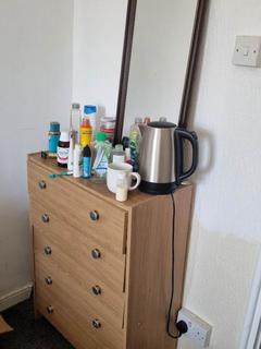 1 bedroom in a house share to rent, Buttermere Avenue, Slough SL1