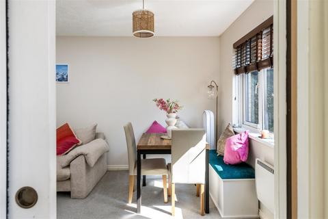 1 bedroom retirement property for sale, Canons Close, Reigate