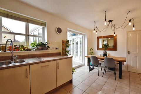 4 bedroom detached house for sale, Banks Crescent, Stamford