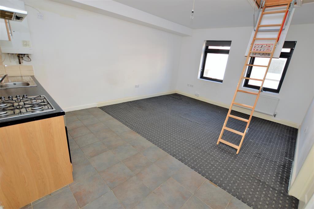 Apartment in Wigston, South Wigston - View 3