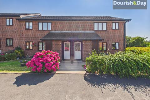 2 bedroom flat for sale, Wildwood Ringway, Stafford ST17