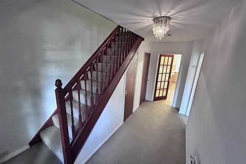 3 bedroom house to rent, Lukin Crescent, Chingford, London