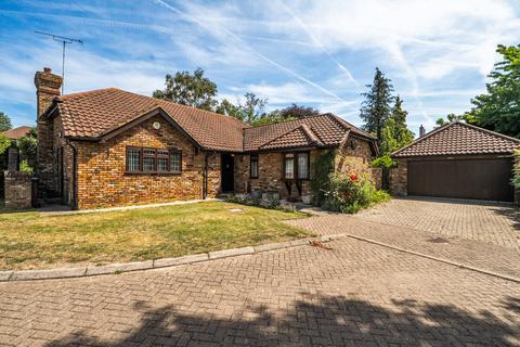 3 bedroom bungalow for sale, Fernwood Close, Bromley, BR1