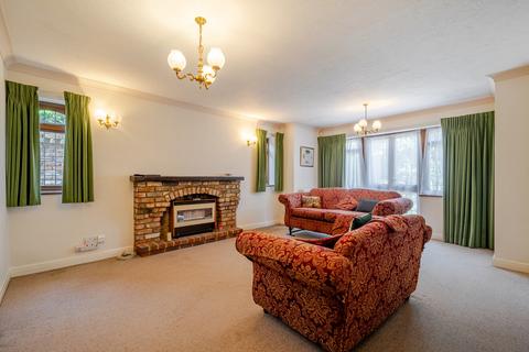 3 bedroom bungalow for sale, Fernwood Close, Bromley, BR1