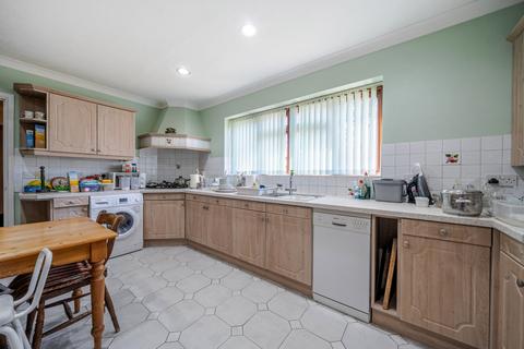 3 bedroom bungalow for sale, Fernwood Close, Bromley, BR1