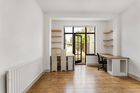 3 bedroom house for sale, Winchester Road, London