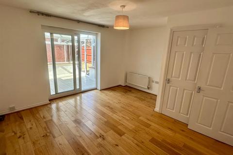 3 bedroom semi-detached house for sale, Woodfield Close, Kingstone