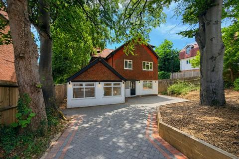 Russell Hill, Purley, CR8
