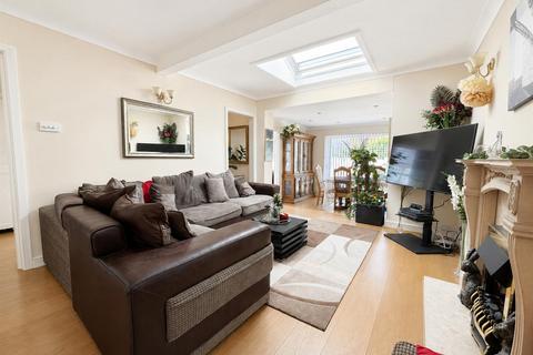 4 bedroom semi-detached house for sale, Sutton Avenue, Peacehaven