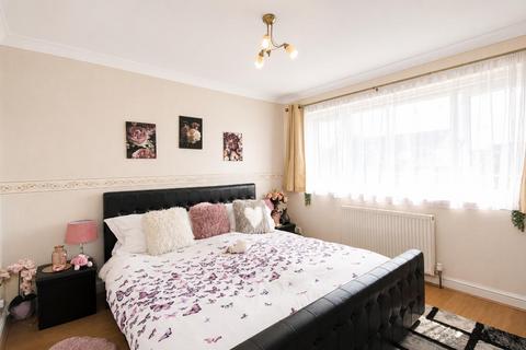 4 bedroom semi-detached house for sale, Sutton Avenue, Peacehaven