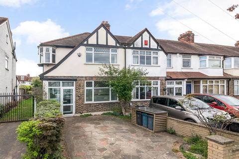 Aviemore Way, Beckenham, BR3