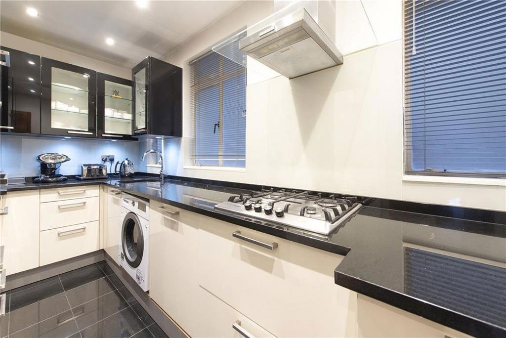 Apartment in London - View 3