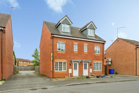3 bedroom townhouse for sale, Barker Round Way, Burton-On-Trent