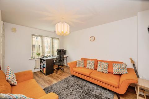 3 bedroom townhouse for sale, Barker Round Way, Burton-On-Trent