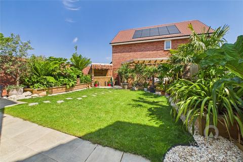 3 bedroom detached house for sale, Bulrush Grove, Kettering NN14