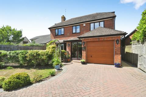 4 bedroom detached house for sale, Butchers Lane, Three Oaks, Hastings