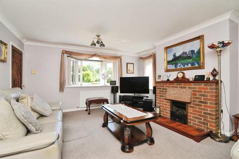 4 bedroom detached house for sale, Butchers Lane, Three Oaks, Hastings