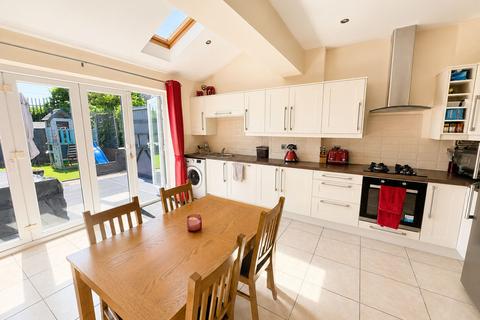 3 bedroom terraced house for sale, Conway Road, Newport, NP19