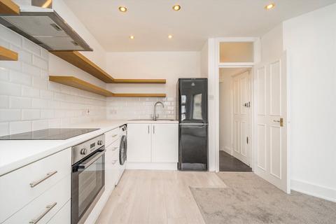 1 bedroom flat for sale, Davisville Road, London W12