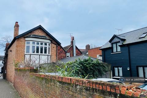 2 bedroom semi-detached house to rent, The Cottage, Stevenage, SG1