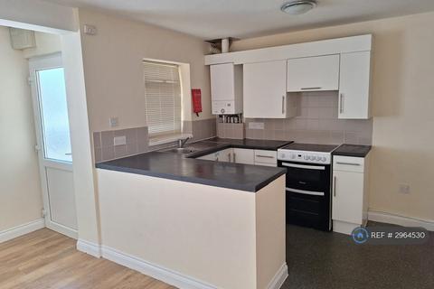2 bedroom terraced house to rent, Old Mill Road, Torquay, TQ2