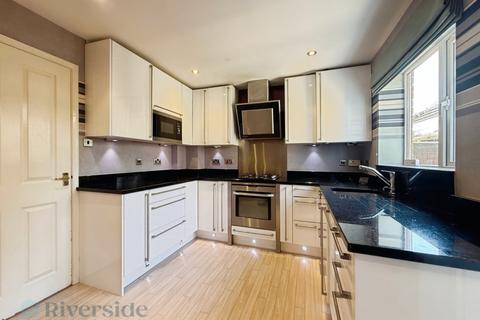 3 bedroom end of terrace house for sale, St. Marys Close, Brough HU15