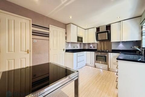 3 bedroom end of terrace house for sale, St. Marys Close, Brough HU15