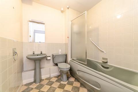 2 bedroom retirement property for sale, Gershwin Court, Basingstoke