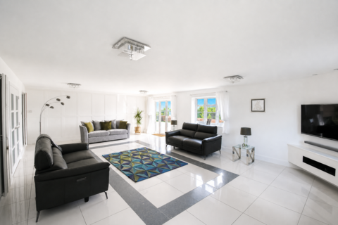 6 bedroom country house for sale, Handcross Road, Plummers Plain