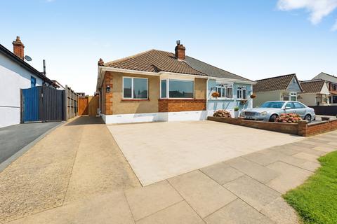 2 bed bungalow for rent in Springwater Road, Leigh-on-Sea, SS9