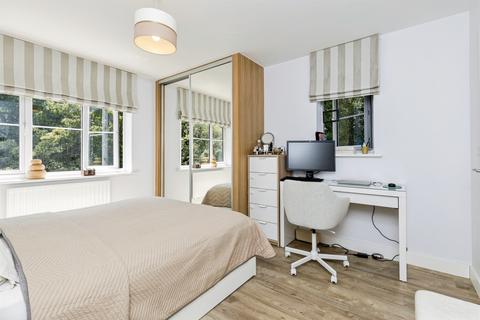 2 bedroom flat for sale, Renfields, HAYWARDS HEATH