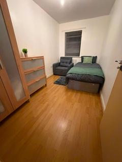3 bedroom flat to rent, Millicent Grove, London N13