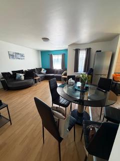 3 bedroom flat to rent, Millicent Grove, London N13