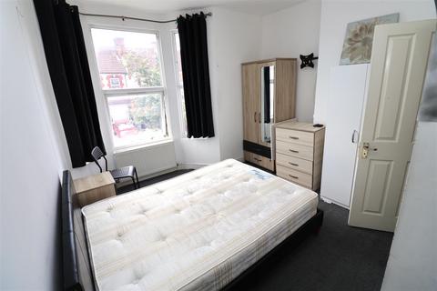 House share to rent, Lancelot Road, Wembley