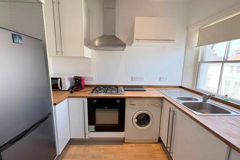 2 bedroom apartment to rent, Cavendish Place, EASTBOURNE