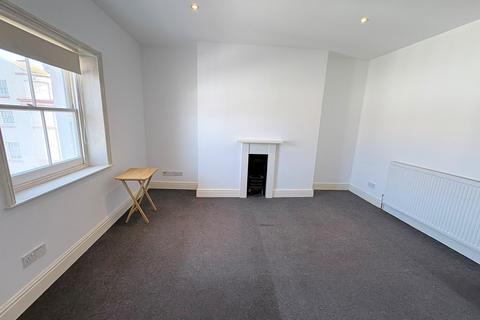 2 bedroom apartment to rent, Cavendish Place, EASTBOURNE