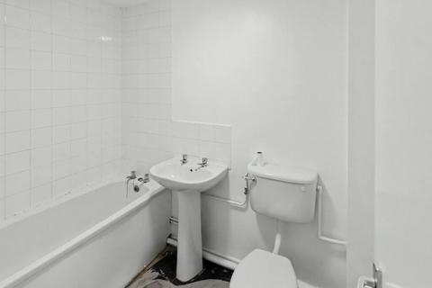 2 bedroom flat to rent, Prestatyn Close, Stevenage SG1