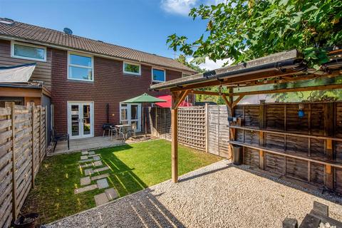 3 bedroom terraced house for sale, Arthur Close, Farnham