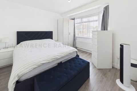 2 bedroom terraced house to rent, Chelston Road, Ruislip, HA4
